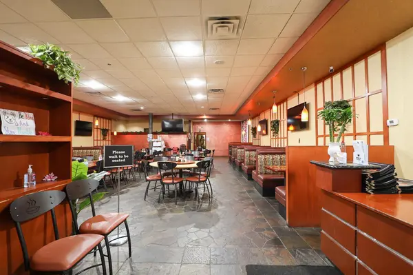 1035 Highway 96 W, Shoreview, MN 55126