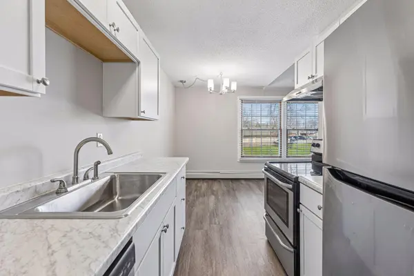 926 Westbrooke WAY #8, Hopkins, MN 55343