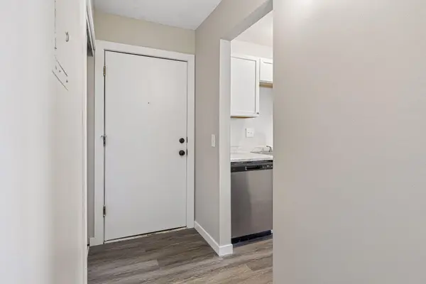 926 Westbrooke WAY #8, Hopkins, MN 55343