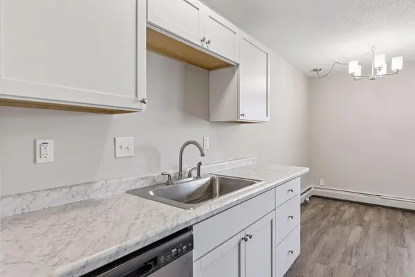 926 Westbrooke WAY #8, Hopkins, MN 55343