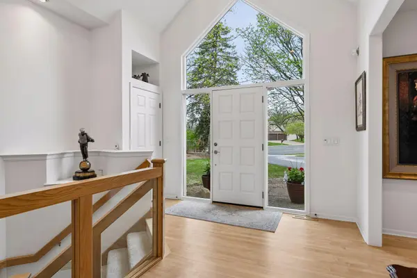 6954 Kenmare DR, Bloomington, MN 55438