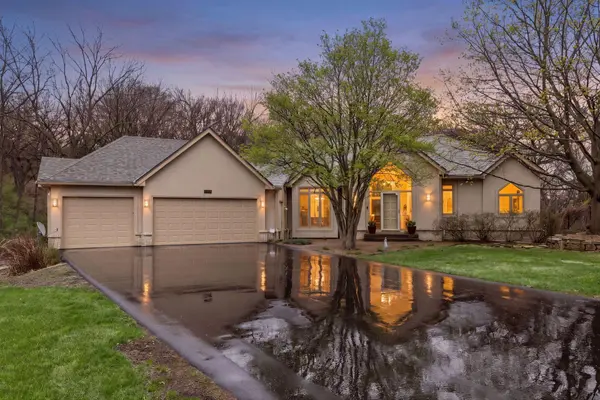 6954 Kenmare DR, Bloomington, MN 55438