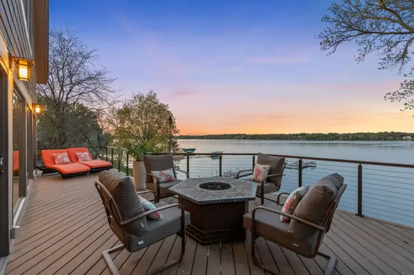 178 Peninsula RD, Medicine Lake, MN 55441