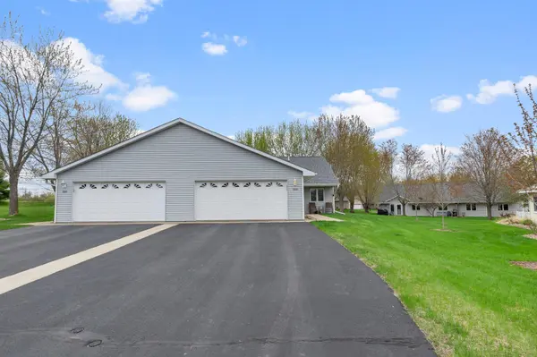 353 Meadowview CT, Baldwin, WI 54002