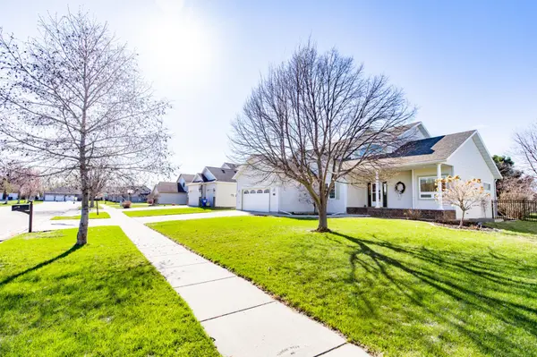 1134 47th AVE N, Fargo, ND 58102