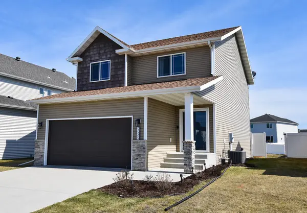 5525 8TH ST W, West Fargo, ND 58078