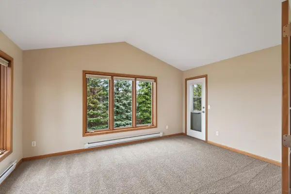 3605 Black Oaks LN N, Plymouth, MN 55446