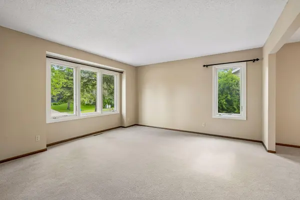 6001 W 98th ST, Bloomington, MN 55438