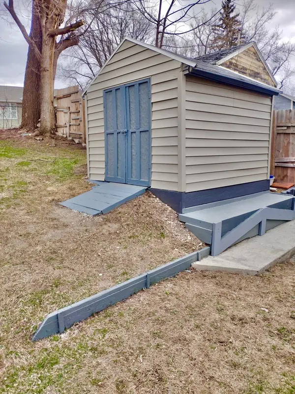 802 Valley AVE, Albert Lea, MN 56007