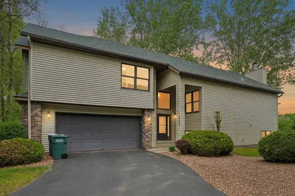 5700 Willow TRL, Shoreview, MN 55126
