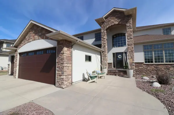 736 Augusta PL, West Fargo, ND 58078