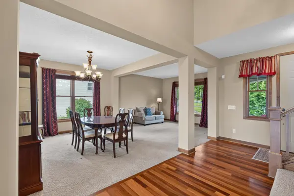 9020 Warren CT, Victoria, MN 55386
