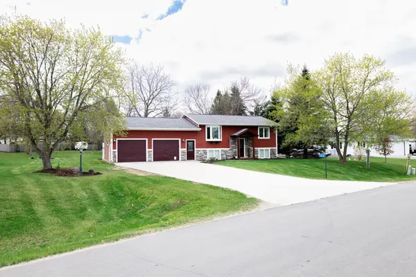 1312 Moorstone DR NE, Alexandria, MN 56308