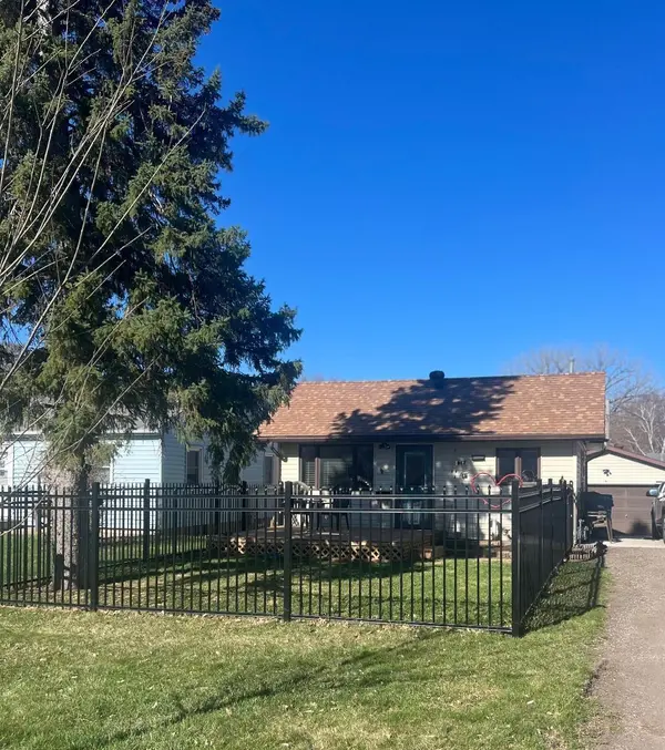 1017 N Lake ST, Fergus Falls, MN 56537