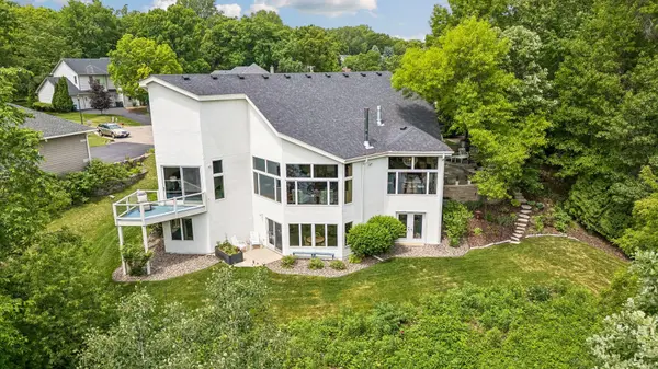 4854 Four Seasons CT, Eagan, MN 55122