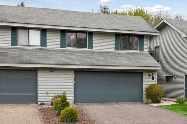 4211 Shirlee LN N, Shoreview, MN 55126