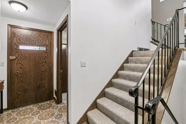 4211 Shirlee LN N, Shoreview, MN 55126