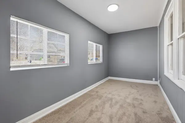 372 Lawson AVE E, Saint Paul, MN 55130