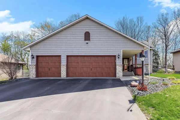 984 Ferndale ST S, Maplewood, MN 55119