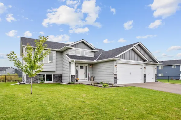 19333 Able ST NE, East Bethel, MN 55011