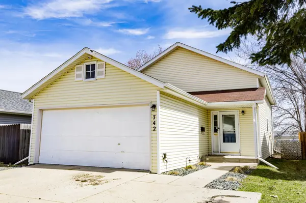 742 47 1/2 ST S, Fargo, ND 58103
