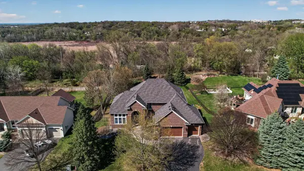 2602 Woods TRL N, Burnsville, MN 55306