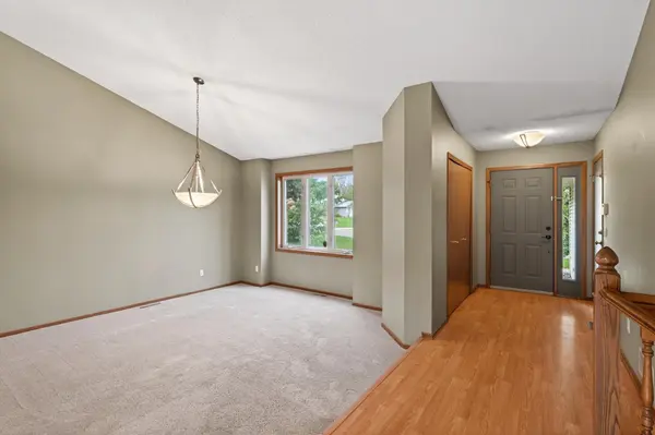 8270 Dawson WAY, Inver Grove Heights, MN 55076