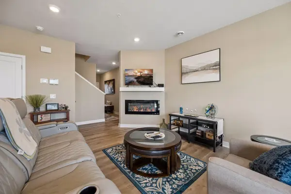 6592 Genevieve TRL S, Cottage Grove, MN 55016