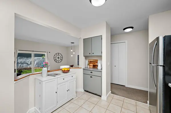 5607 Sanibel DR, Minnetonka, MN 55343