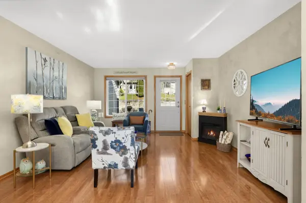 2755 Ranchview LN N #2, Plymouth, MN 55447