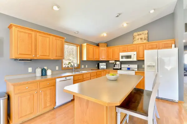 357 Glenmeadow ST, River Falls, WI 54022