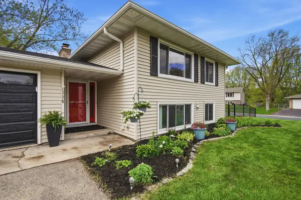 1778 Gabbro TRL, Eagan, MN 55122