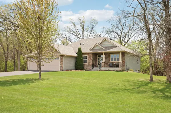 3082 208th AVE NW, Oak Grove, MN 55011