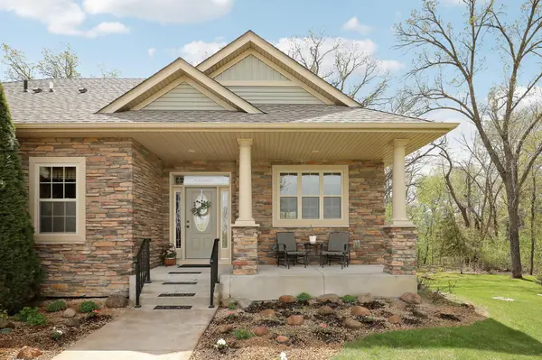 3082 208th AVE NW, Oak Grove, MN 55011