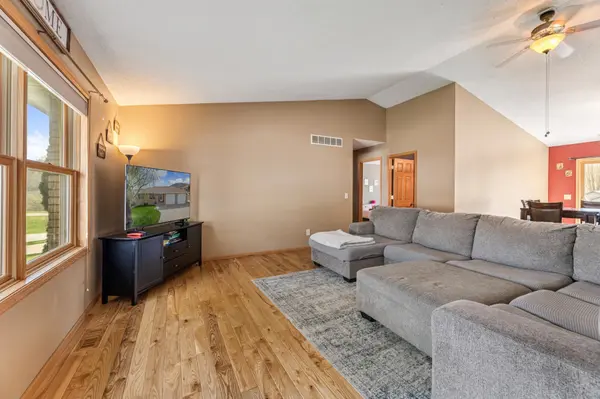 129 Bluffview DR, Winona, MN 55987