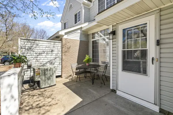 526 Lovell AVE #6, Roseville, MN 55113