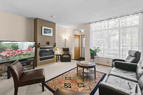 526 Lovell AVE #6, Roseville, MN 55113