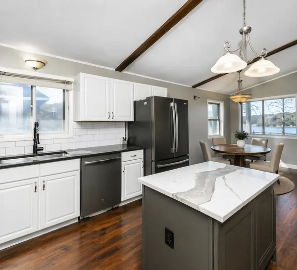 12407 Oak Lodge LN NE, Rochester, MN 55906