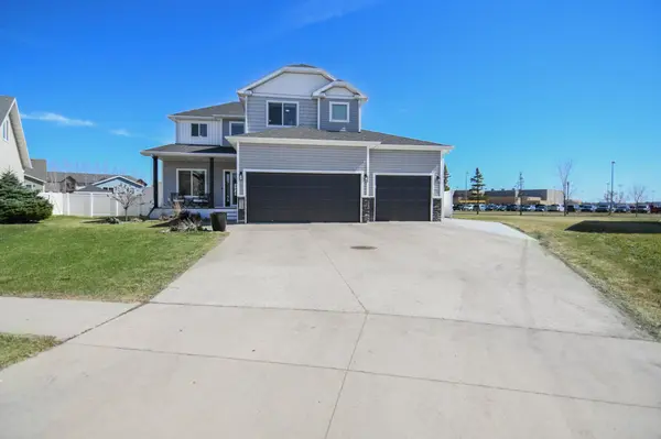 3509 Loberg LN, West Fargo, ND 58078