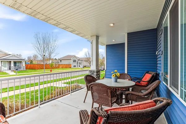 1592 Elm ST S, Cambridge, MN 55008