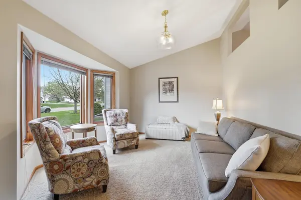 1611 Meadowview TRL, Hastings, MN 55033