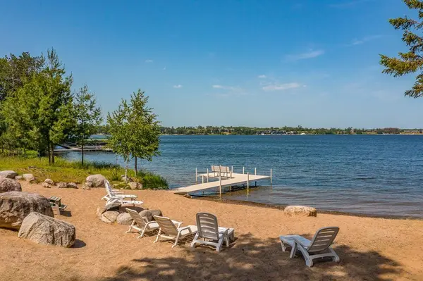 1387 East Pointe Dr, East Gull Lake, MN 56401