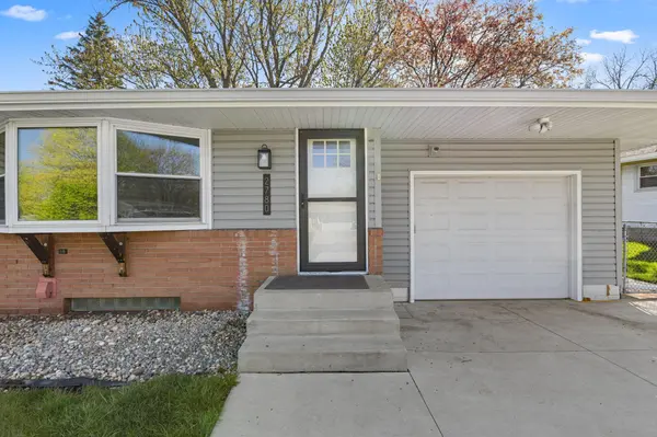 2780 Marion ST, Roseville, MN 55113