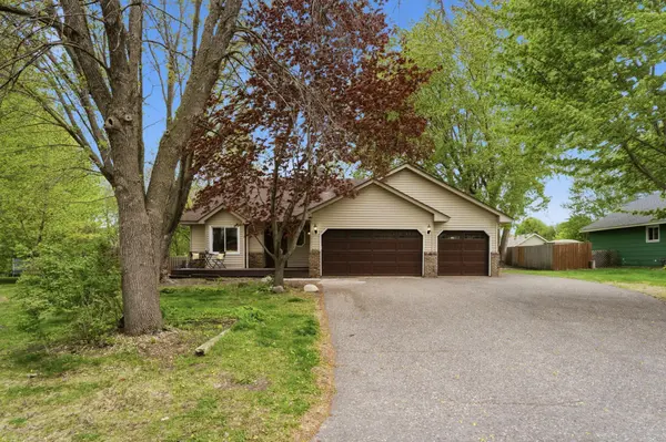 486 Forsham Lake DR,  Circle Pines,  MN 55014