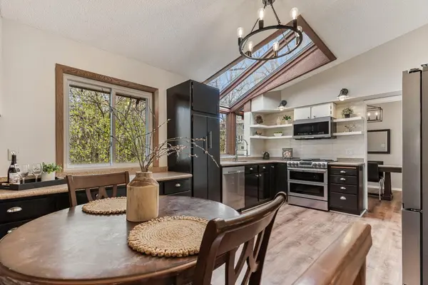 9515 Risewood CIR, Eden Prairie, MN 55347