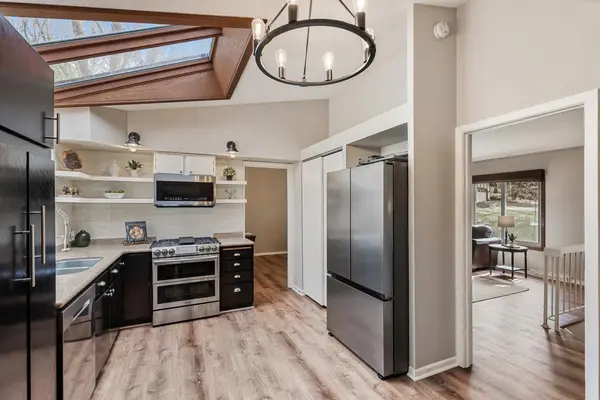 9515 Risewood CIR, Eden Prairie, MN 55347