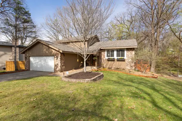 9515 Risewood CIR,  Eden Prairie,  MN 55347