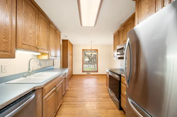 10644 Wellington LN N, Maple Grove, MN 55369