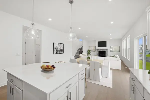 2445 Rock Elm RD, Shakopee, MN 55379