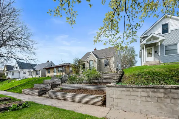 691 Orange AVE E, Saint Paul, MN 55106